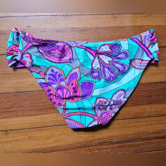 Like new colorful bikini bottom - Picture 2 of 3